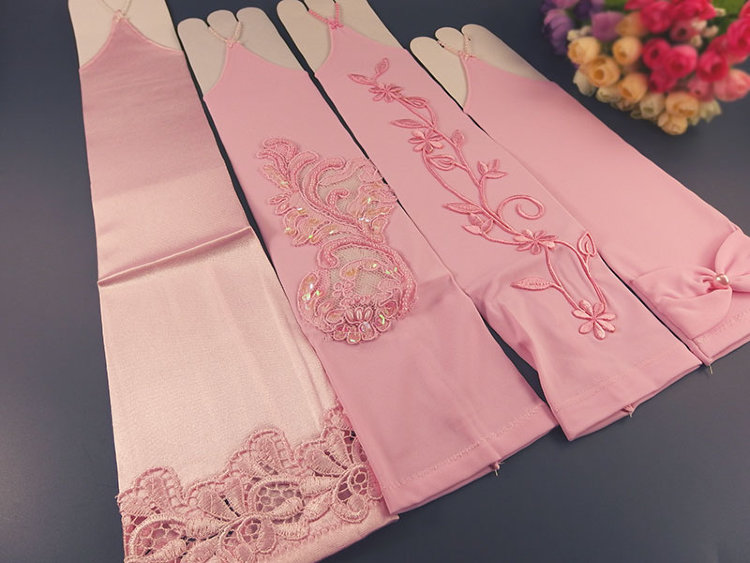 Розовые митенки для вечернего или выпускного платья