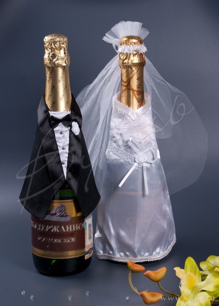 Украшение для шампанского, одежда белая 1502-0394
